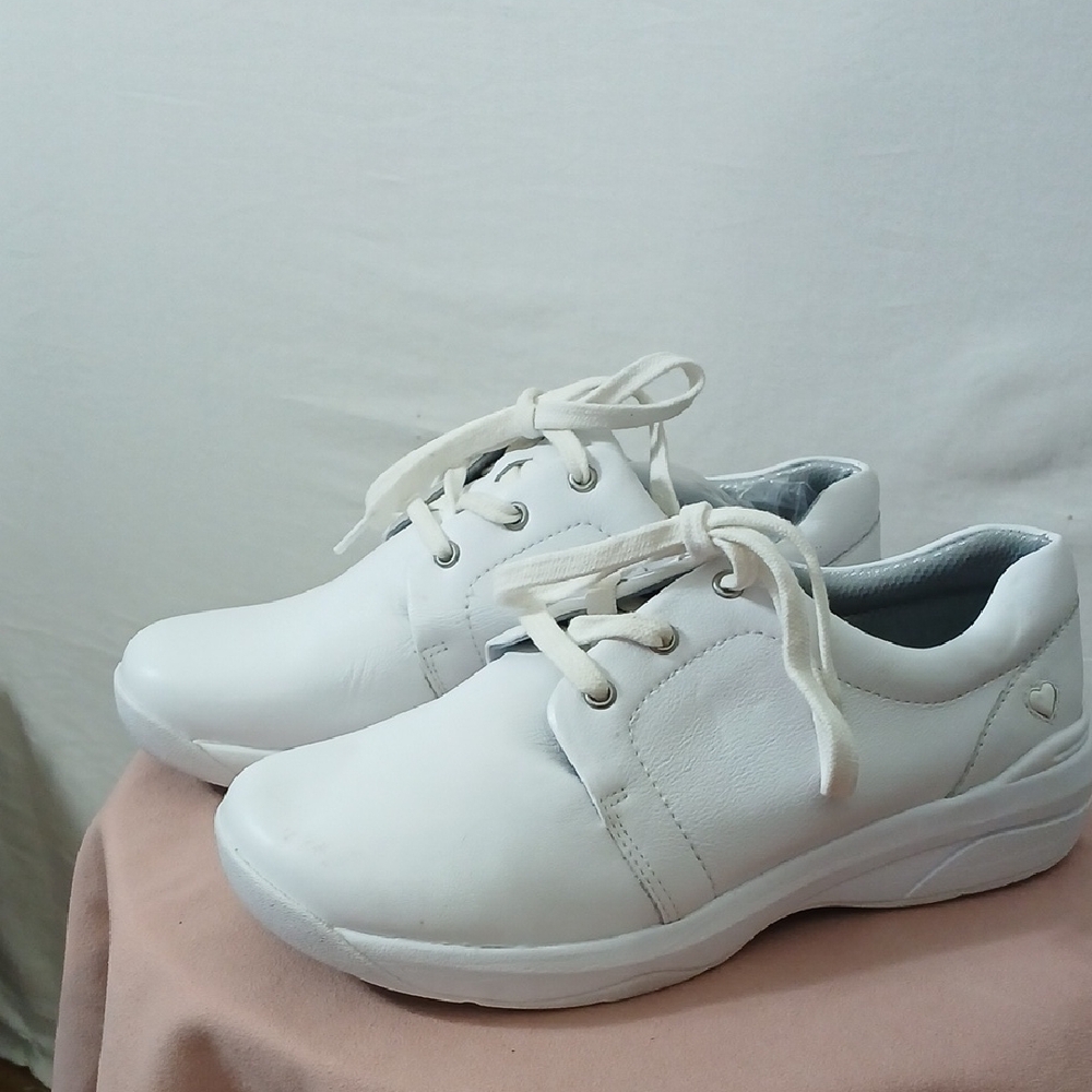Nurse Mates White Women's Sneakers